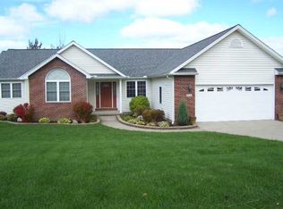 5340 Windcrest Dr, Erie, PA 16510
