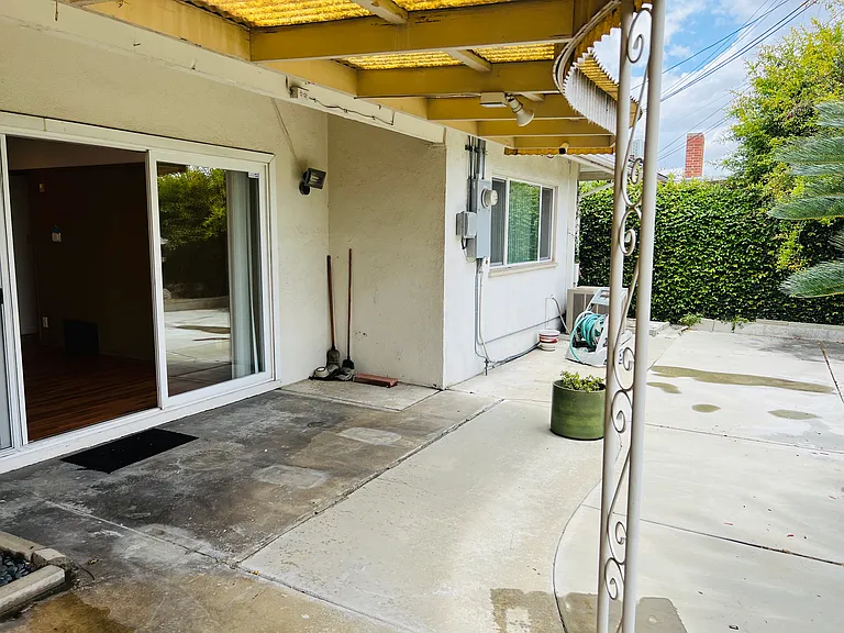 2100 Brightwood St — Photo 4