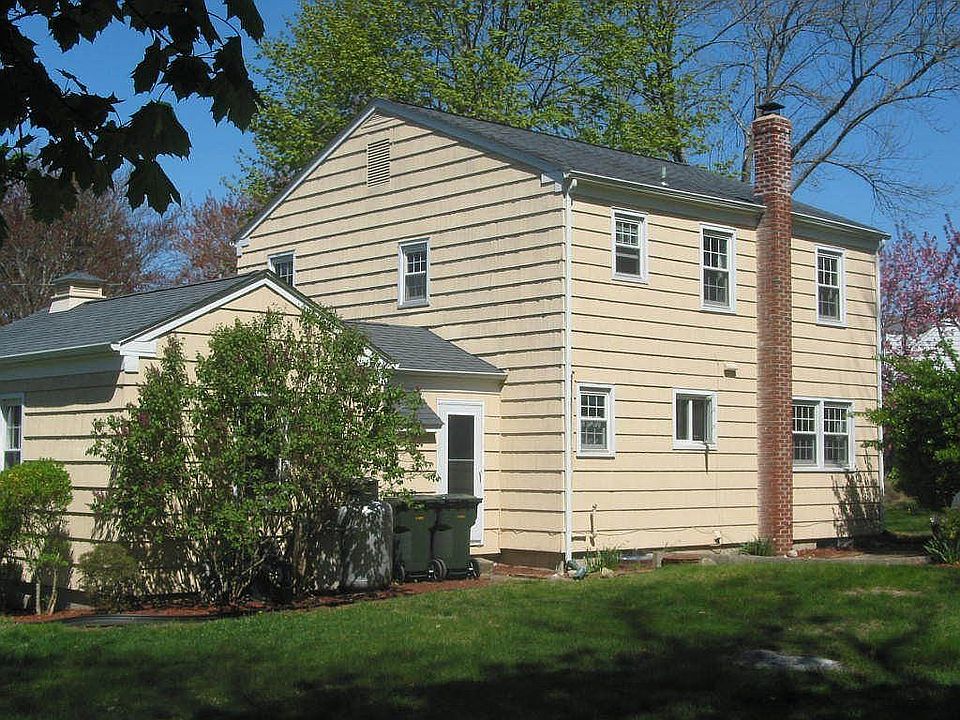 2nd image of 28 Glenwood Pl