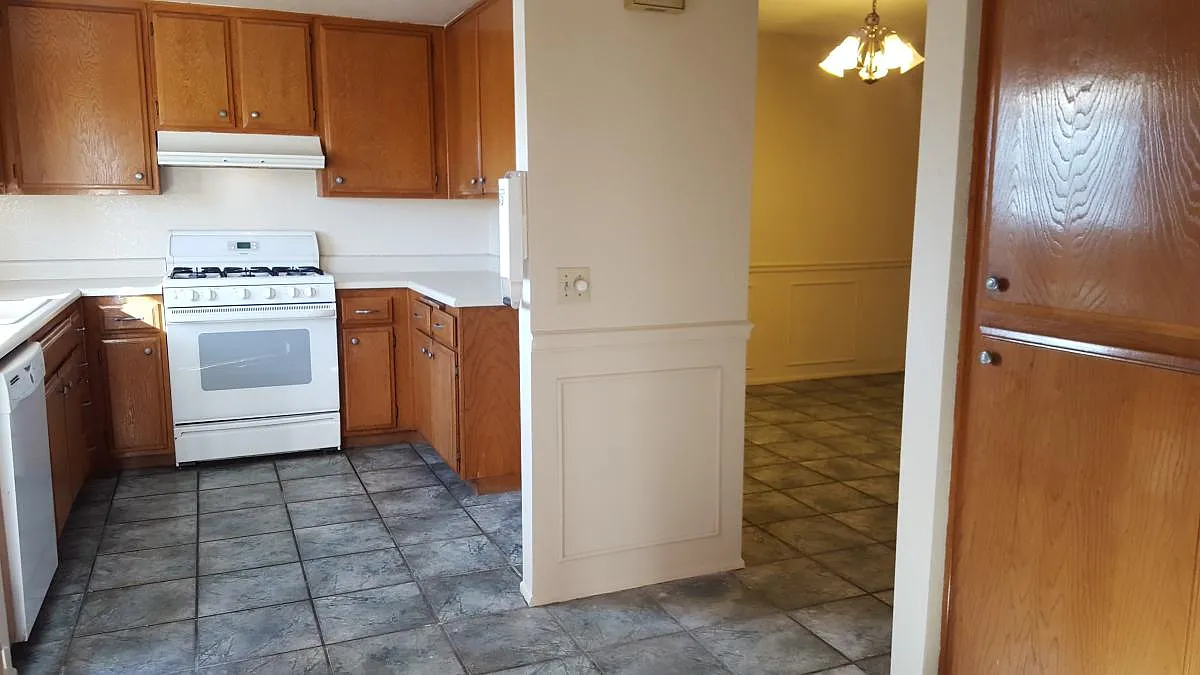 2 bed, 2.5 bath, 1364 sqft, $2,750 — Photo 3