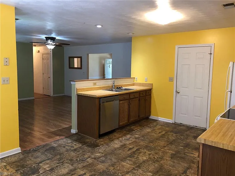 3773 Lilac Dr — Photo 3