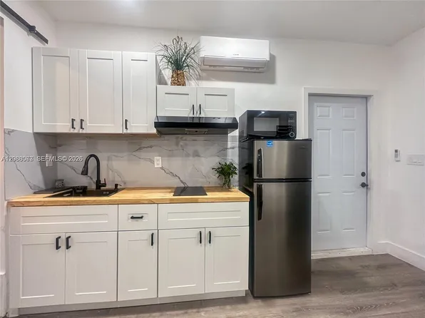 15400 SW 169th Ln, Miami, FL 33187