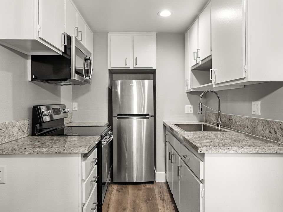 1st image of 10990 Del Norte St #17