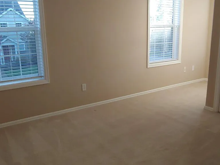 831 SE Bayshore Cir — Photo 13