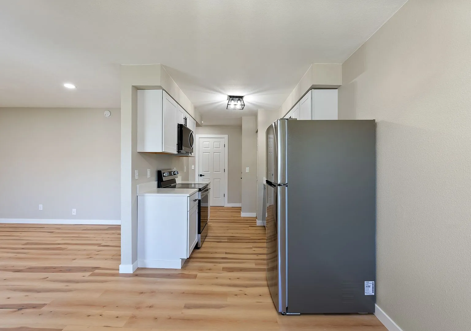 Sandy Terrace Apartments — Photo 3