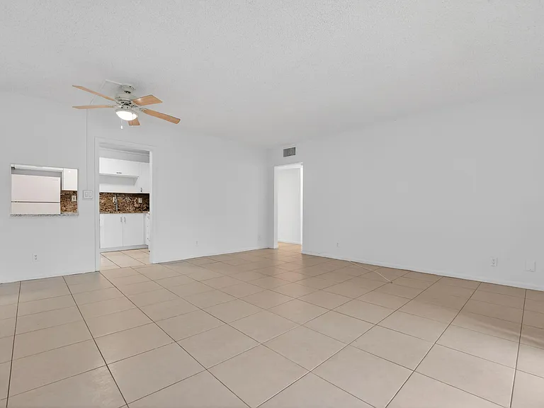 760 SE 2nd Ave #D216 — Photo 5