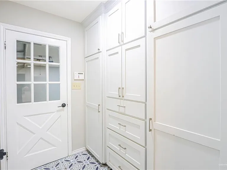 2306 Fox Run St — Photo 37