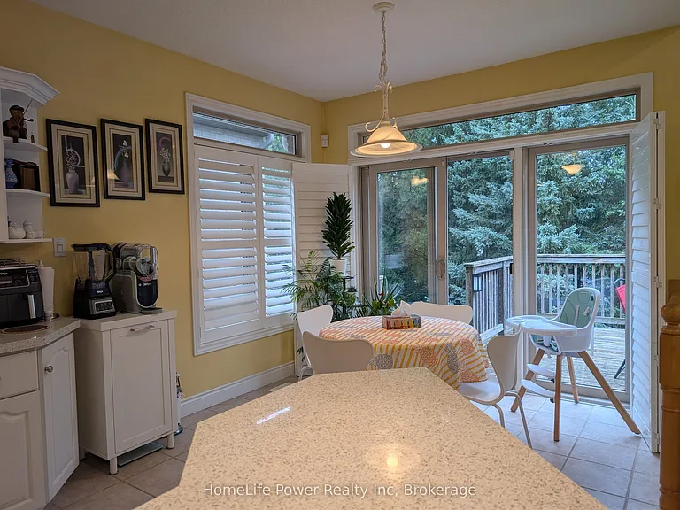 228 The Lions Gate — Photo 12