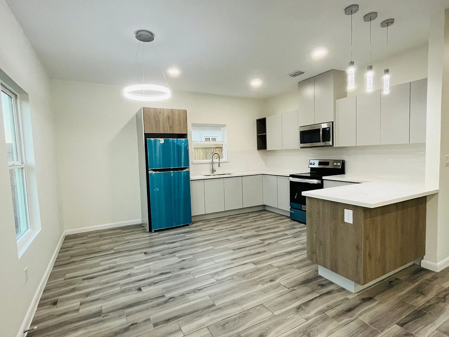 3 bed, 1160 sqft, $1,300 — Photo 3
