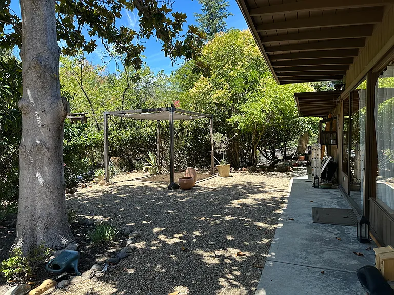Lakewood Cir — Photo 14