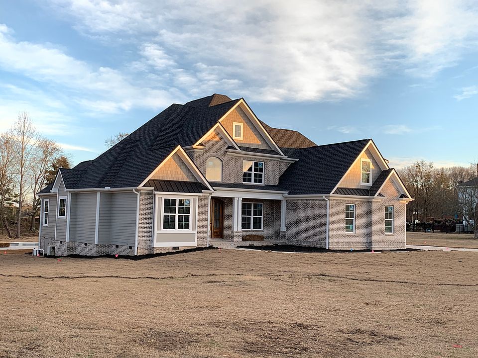 1st image of 110 Knoll Creek Dr