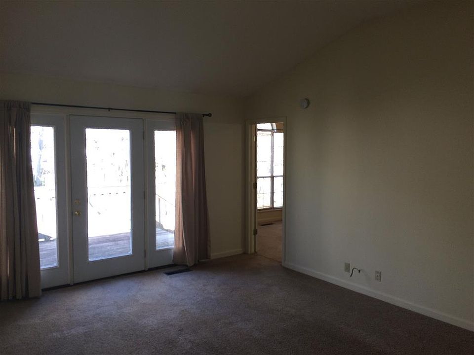 2nd image of 1319 Sydney Ter