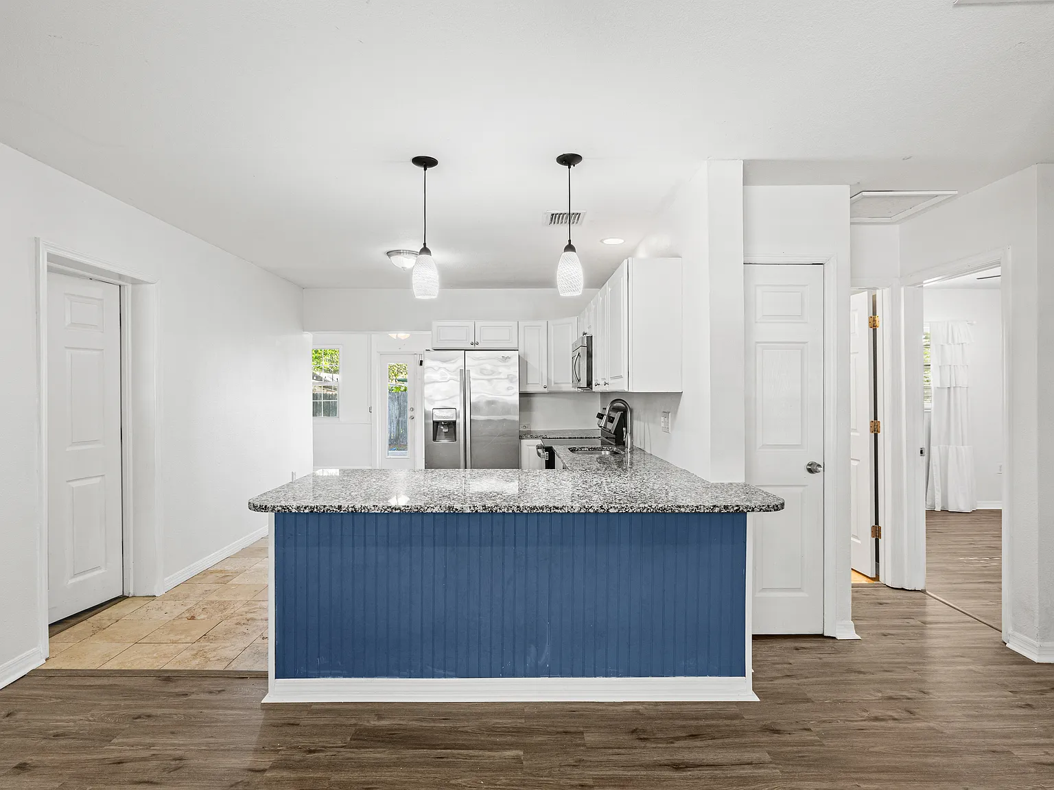 3 bed, 1324 sqft, $2,500 — Photo 3