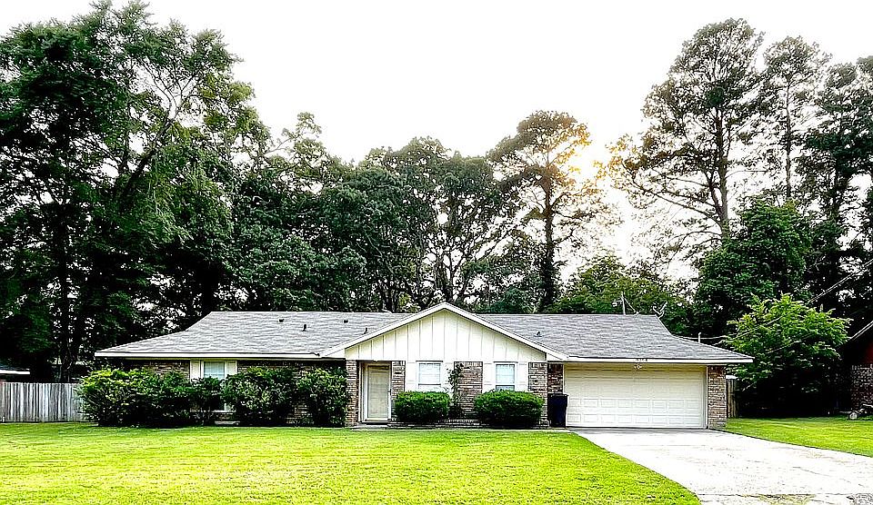 1st image of 8564 Meadow Parkway Dr
