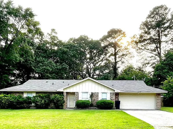 8564 Meadow Parkway Dr, Shreveport, LA 71108