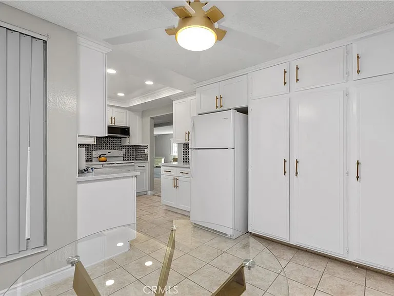 3242 San Amadeo #2A — Photo 5
