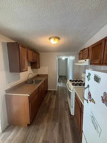 2 bed, 1.0 bath, 500 sqft, $2,000 — Photo 4
