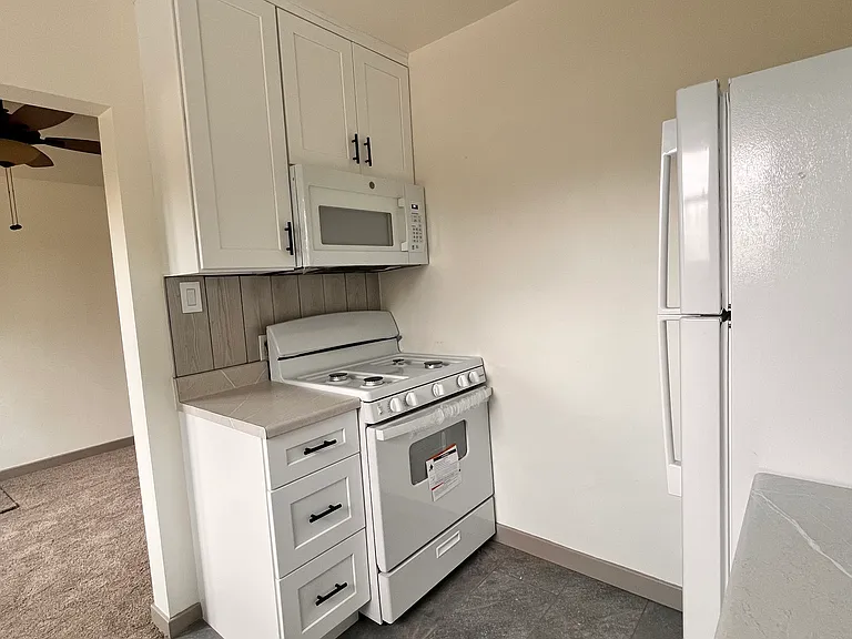 235 Termino Ave #7 — Photo 17