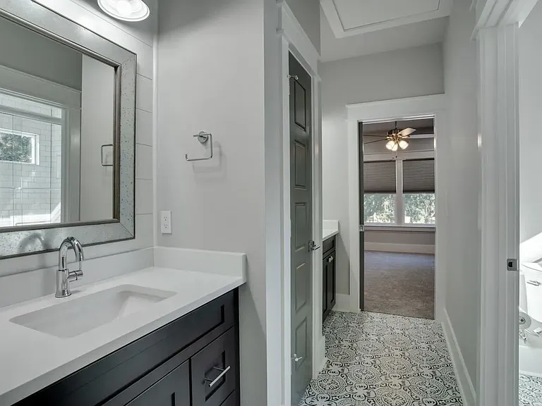 1625 N M L King Jr Blvd — Photo 32
