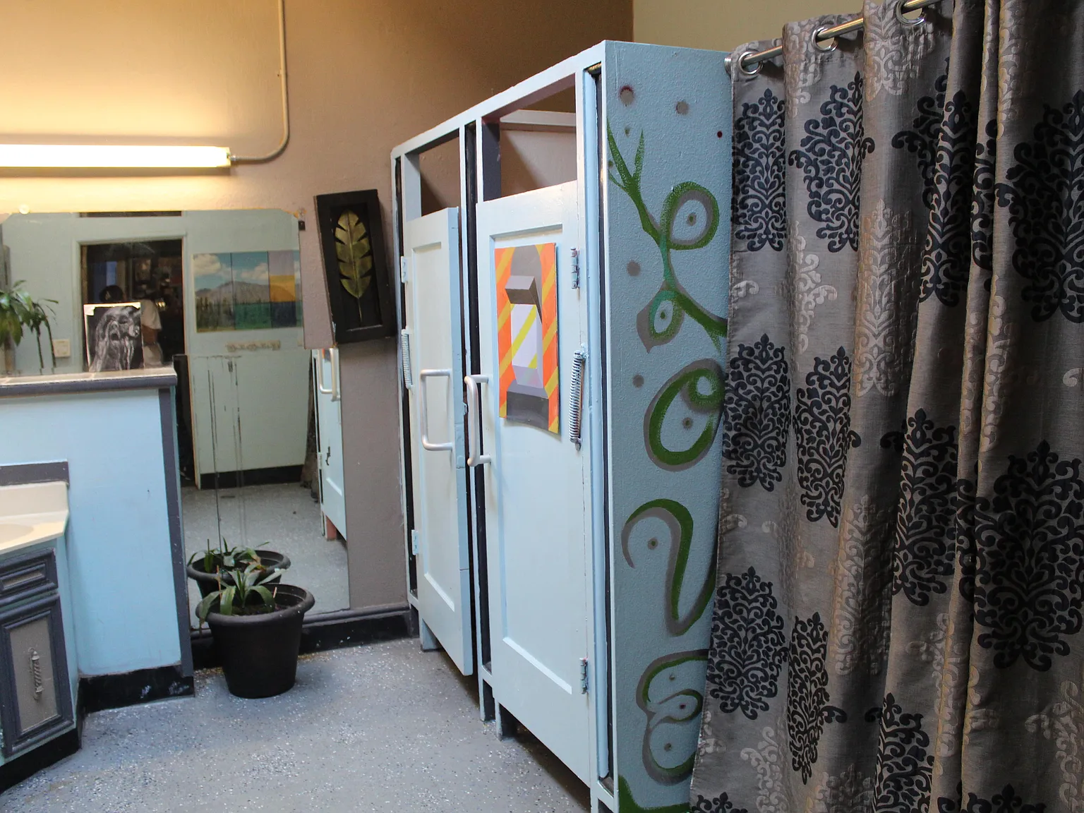 SFU Room — Photo 4