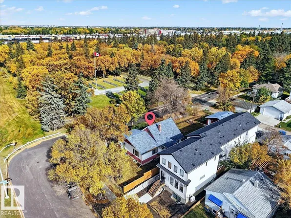 12331 107th St NW, Edmonton, AB T5G 2T1