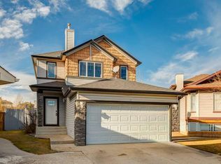 37 E Cimarron Meadows Bay, Okotoks, AB T1S 1T4