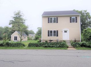 56 Thompson St, Fairhaven, MA 02719