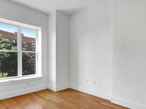 363 Grand Avenue image 3 of 4