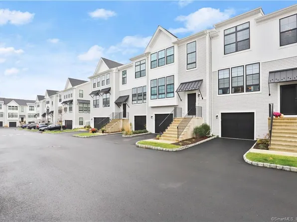 129 Brentwood Circle #129, Danbury, CT 06810
