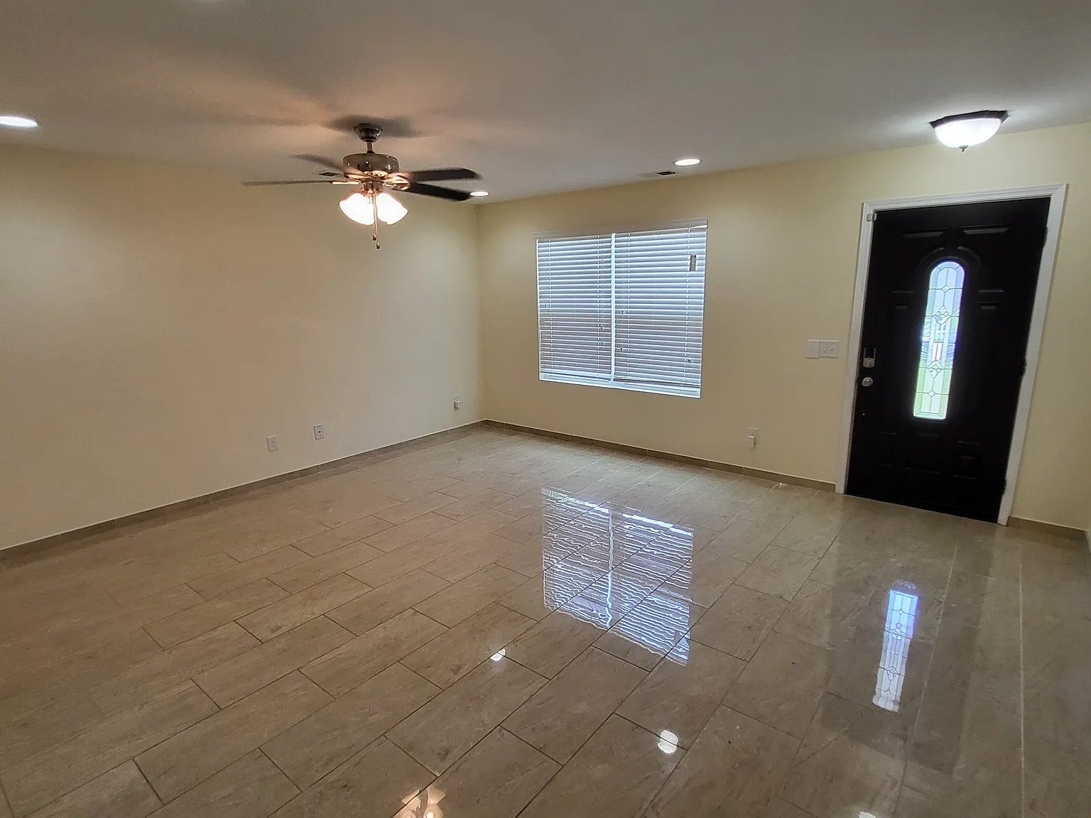 5 bed, 3.5 bath, 3110 sqft, $2,800 — Photo 4