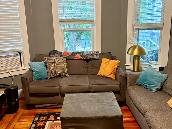 218A Summer St #A, Somerville, MA 02143