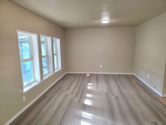 4th image of 8631 Thuja Ave SE