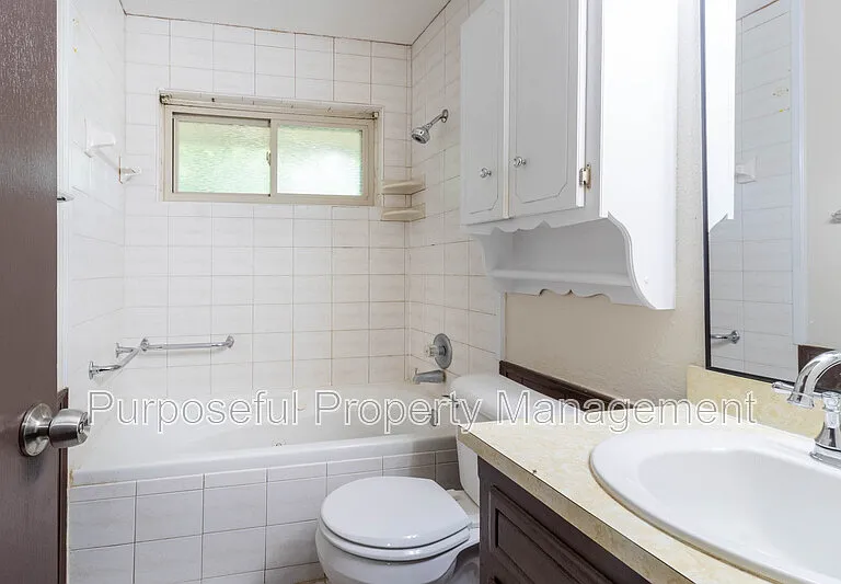 9317 NE Sherwell Dr — Photo 19