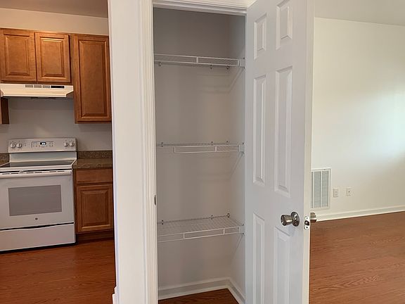 3rd image of 37267 Longboat Ct
