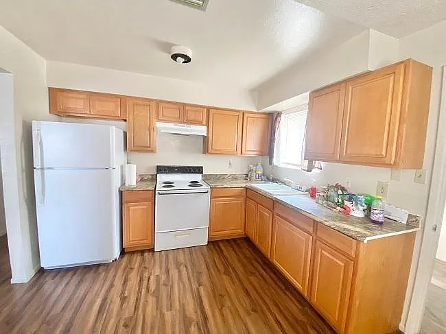 2045 S Walnut Ave — Photo 3