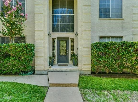 3rd image of 10801 Spicewood Pkwy