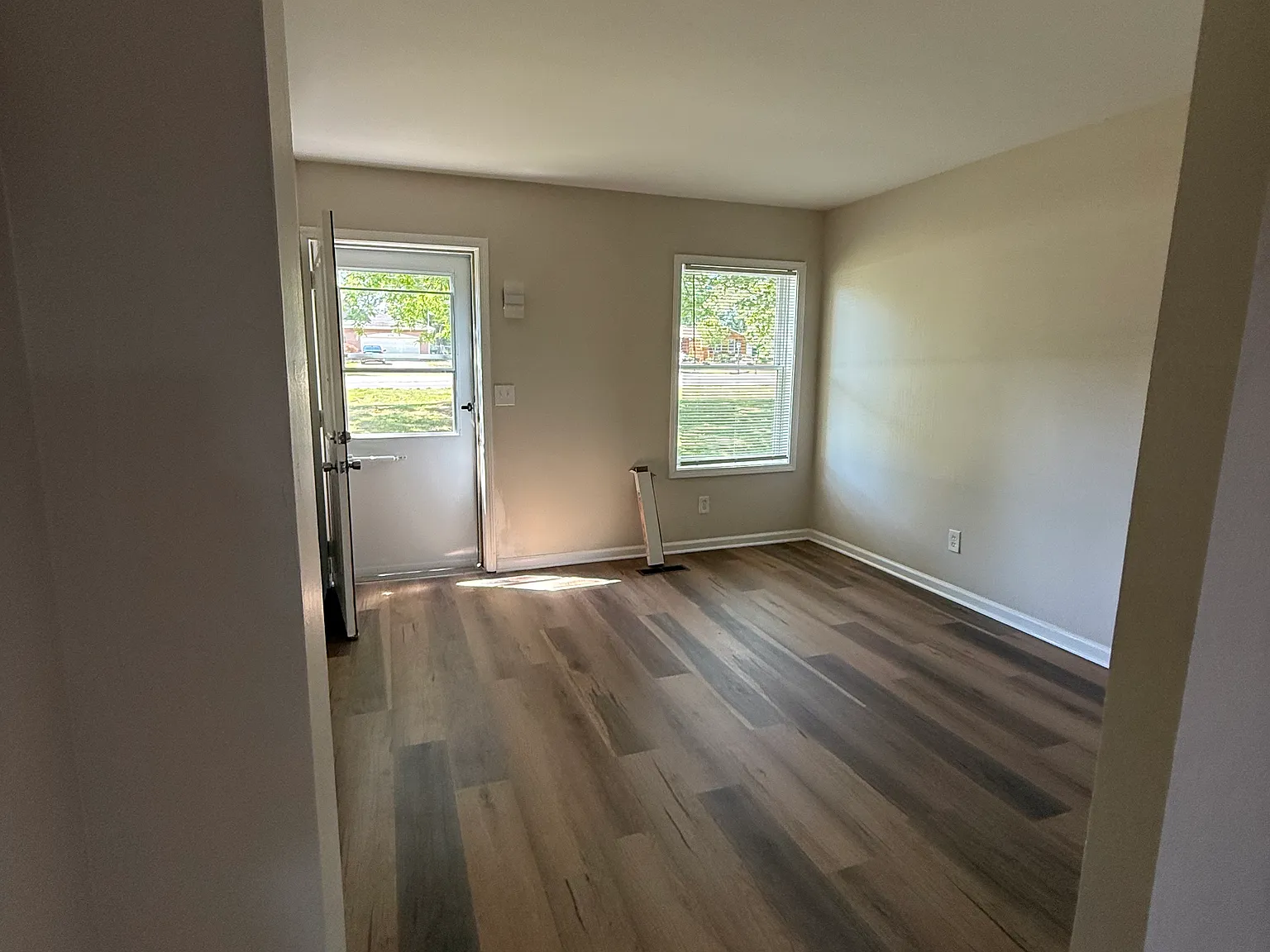 2 bed, 1.5 bath, 858 sqft, $1,395 — Photo 3