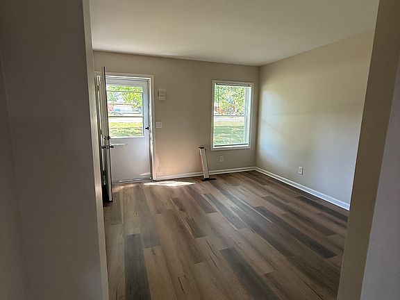 3rd image of 2131 Bedell Rd APT 2