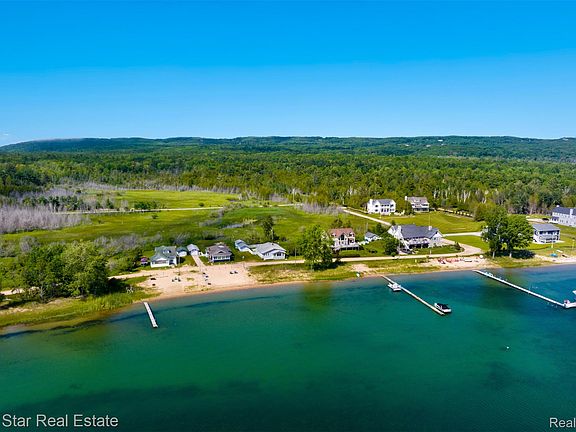 4th image of 2588 Lakeview Rd