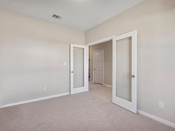 4th image of 113 Copper Lily Dr