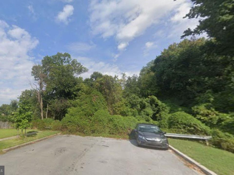 1st image of 38 W Park Dr