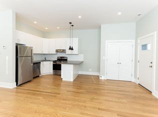2047 N Hoyne Ave, Chicago, IL 60647