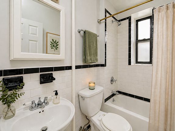 4th image of 201 E 30th St APT 62