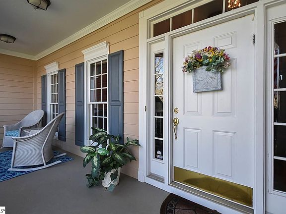 3rd image of 208 River Walk Dr
