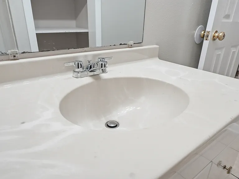 90 Andrews Ave — Photo 29