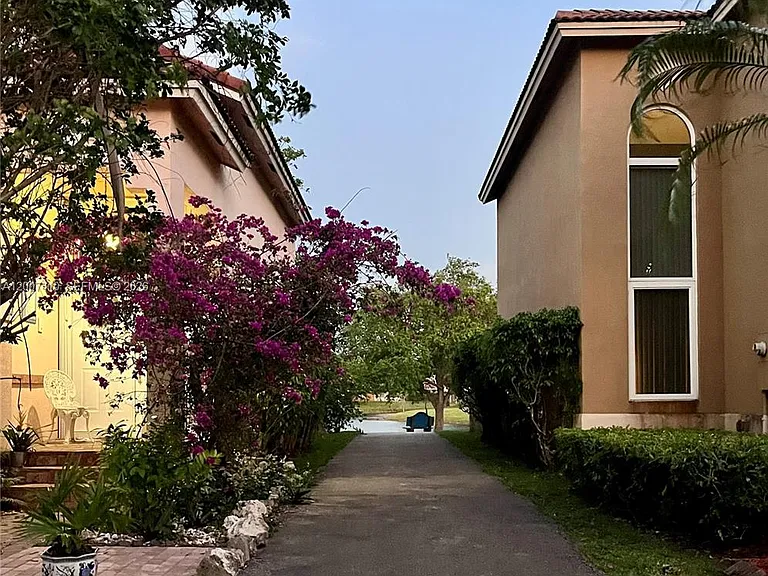 10058 SW 156th Ct — Photo 14
