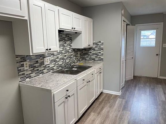 4th image of 1596 E Pear Ln