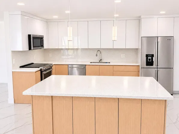 2210 NW 93RD Avenue, Pembroke Pines, FL 33024