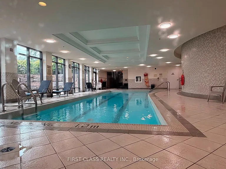 11121 Yonge St #422 — Photo 20