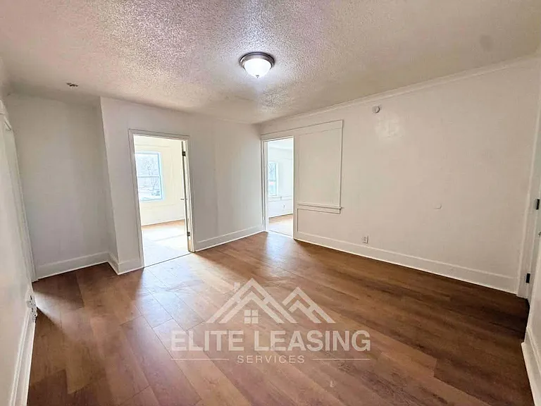 1438 Southwest Ave — Photo 4